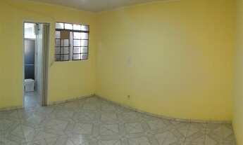 Imagem 2: 01 quarto, sala, cozinha, WC e quintal