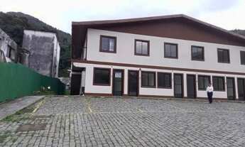 Imagem 5: Apartamento à venda em Petrópolis RJ: Condomínio fechado com lazer e contato com a naturez