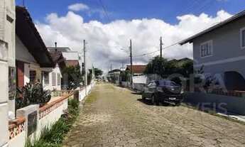 Imagem 5: Casa de madeira no centro