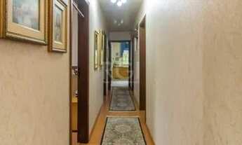 Imagem 4: Casa de 289m² - 3 dormitórios, 1 suíte, 4 salas, churrasqueira, pátio e 4 vagas de garagem