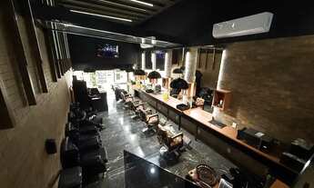 Imagem 1: Barbearia montada, em funcionamento, ZS de BH. Imóvel alugado