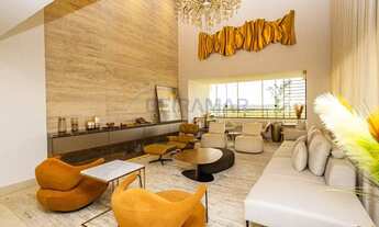 Imagem 4: Cobertura Duplex Reformada com 4 Suítes, Piscina Privativa e Vista Panorâmica Residencial