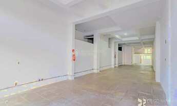 Imagem 2: Loja com 116M2 de área privativa, localizada em um dos bairros mais tradicionais de Porto