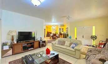 Imagem 5: Casa de esquina com 285m², 3 dormitórios, sendo 1 suites, 4 vagas - amplo pátio