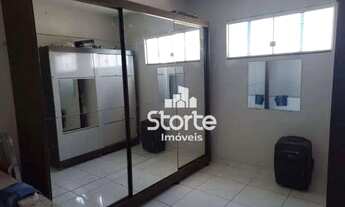 Imagem 6: Casa estilo sobrado com 4 dormitórios à venda, 225m² por R$ 650.000 - Jardim Europa - Uber