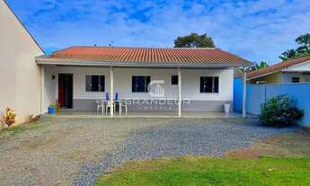 Imagem 2: Casa à Venda em Terreno Amplo 360m² de Potencial e Conforto!