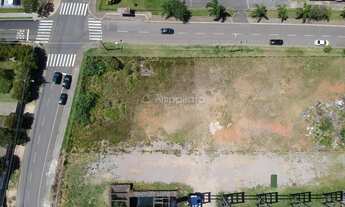 Imagem 2: Lote estratégico no Centro de Pinhais, zoneamento ZC. Alta visibilidade e fluxo. Perfeito