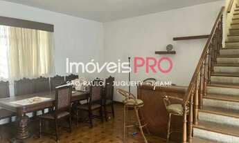 Imagem 5: Casa no Pacaembu com terreno amplo e estrutura sólida ideal para modernizar e viver com co