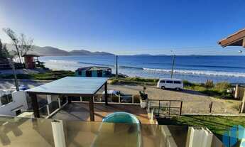 Imagem: Linda Casa a Beira Mar, de Alto Padrão