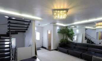 Imagem 7: Casa de condomínio á venda possui 380 metros quadrados com 3 quartos em Saúde -SP