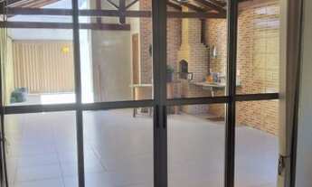 Imagem: Aluga-se casa com 3 quartos, suíte, área