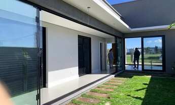 Imagem 7: Residência nova , pronta para ocupar , espaço para piscina !