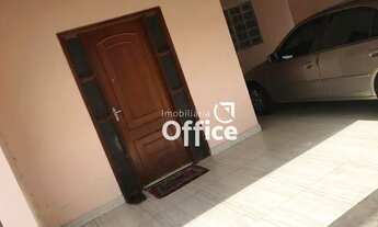 Imagem 2: Casa com 3 Quartos à venda, 145m² por R$ 340.000 - Residencial Araguaia - Anápolis/GO