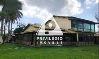 Imagem: Casa à venda, 5 quartos, 2 suítes, 5 vagas