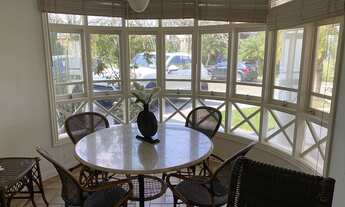 Imagem 4: Casa para aluguel e venda possui 350 metros quadrados com 4 quartos