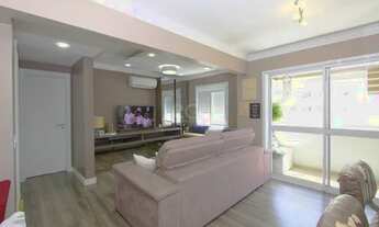 Imagem 2: Apartamento 2 dormitórios, com suíte, sala com living integrado, finamente decorado e plan