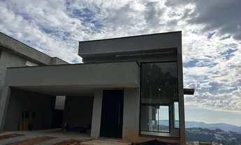 Imagem 4: Casa de condomínio térrea para venda possui 220 metros quadrados com 3 quartos