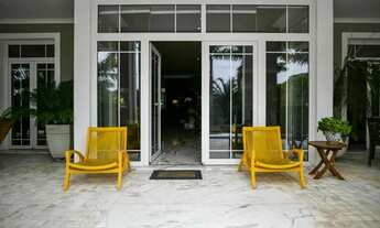 Imagem 2: Casa de condomínio para venda possui 1000 metros quadrados com 5 quartos