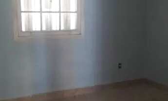 Imagem 5: 2 casas térreas, sendo 1 totalmente reformada e 8 vagas