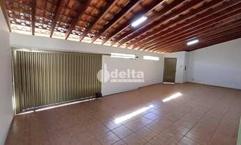 Imagem 3: Casa Residencial disponível para venda no bairro Santa Mônica em Uberlândia-MG