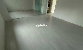 Imagem: Casa comercial com 6 salas disponível para