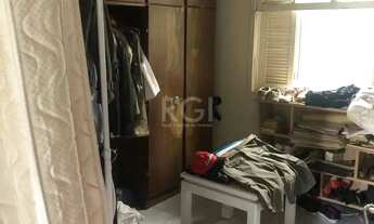 Imagem 7: Casa/terreno medindo 200m² de privativo, 550m² totais no bairro Partenon, 9 vag