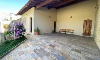 Imagem: Casa ampla de 4 quartos no bairro Colégio