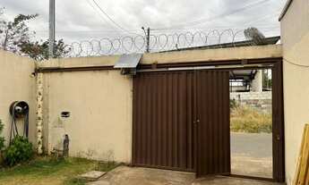 Imagem 2: Aluga-se casa com 2 quartos sendo 1 suíte, sala ampla, cozinha, Área de serviço coberta, c