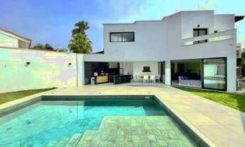 Imagem 2: Sobrado para aluguel e venda possui 528 m2 com 6 quartos em São Paulo II - Cotia - SP