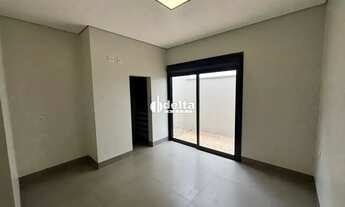 Imagem 7: Casa residencial em condomínio com 3 quartos sendo 1 suíte disponível para locação no bair