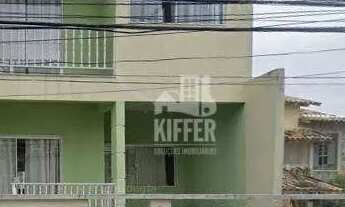 Imagem: Casa Ampla com 3 Quartos e Quintal em Rua