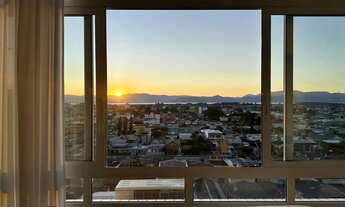 Imagem 3: PÉ DIREITO ALTO E VISTA PRIVILEGIADA !