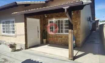 Imagem: Belíssima Casa com 3 quartos à venda