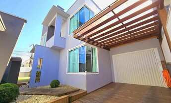 Imagem 4: Sobrado para venda possui 296 metros quadrados com 3 quartos em Centro - Barra Velha - SC