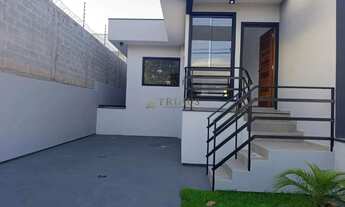 Imagem 2: Linda e moderna casa no bairro São Sebastião na parte de trás do Madri