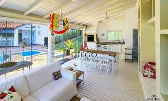 Imagem 7: Casa alto padrão no centro de Bombinhas