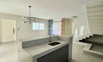 Imagem: Casa duplex com 4 quartos em Manguinhos