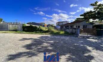 Imagem 5: Terreno na faixa do mar em rua pavimentada