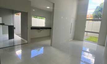 Imagem 5: Casa à venda, três quartos, sendo uma suíte, sala, cozinha, varanda com churrasqueira , B