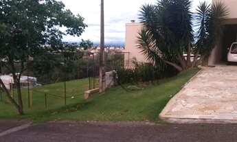 Imagem 5: Casa de condomínio para aluguel e venda tem 680 metros quadrados com 4 quartos