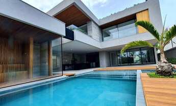 Imagem 3: Casa de condomínio para venda possui 852 metros quadrados com 5 quartos