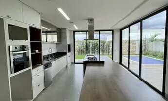 Imagem 4: Casa Alto Padrão a venda no Condomínio Alphaville 02, com Armários Planejados