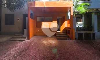 Imagem: Casa de vila reformada no Jardim Paulista