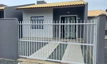 Imagem: Casa geminada pronta para morar no litoral