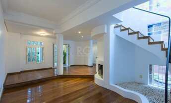 Imagem 2: Casa com 300m², 3 dormitórios, sendo 1 suite, 2 vagas - Bairro Espíirito Santo