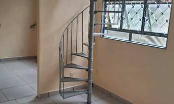 Imagem 2: Kitnete com Mezanino recém reformada