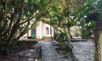 Imagem 7: Casa ampla em terreno arborizado no início da Rua do Sol