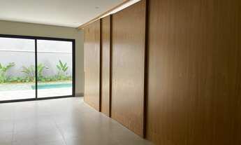 Imagem 3: Casa Alphaville 2 para venda possui 242 metros quadrados com 3 suítes