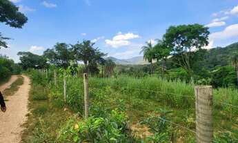 Imagem 5: Terreno com rio nos fundos