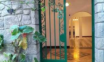 Imagem 2: Charmoso casarão tombado para aluguel comercial